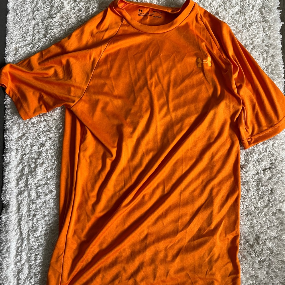 Under armour dry fit t shirt